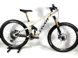 2022 Pivot Switchblade Pro Carbon SRAM XO1 1X12 DT Swiss 29er Wheels Size: Medium