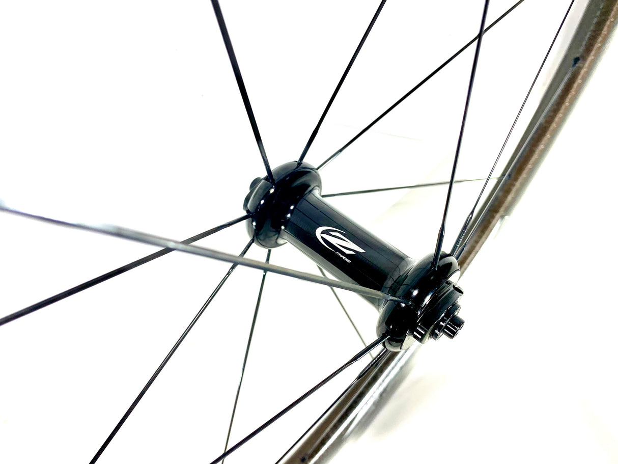 Zipp 404 Firecrest Carbon Clincher Wheelset Rim Brake Shimano/SRAM 10/11 Speed (Preowned)