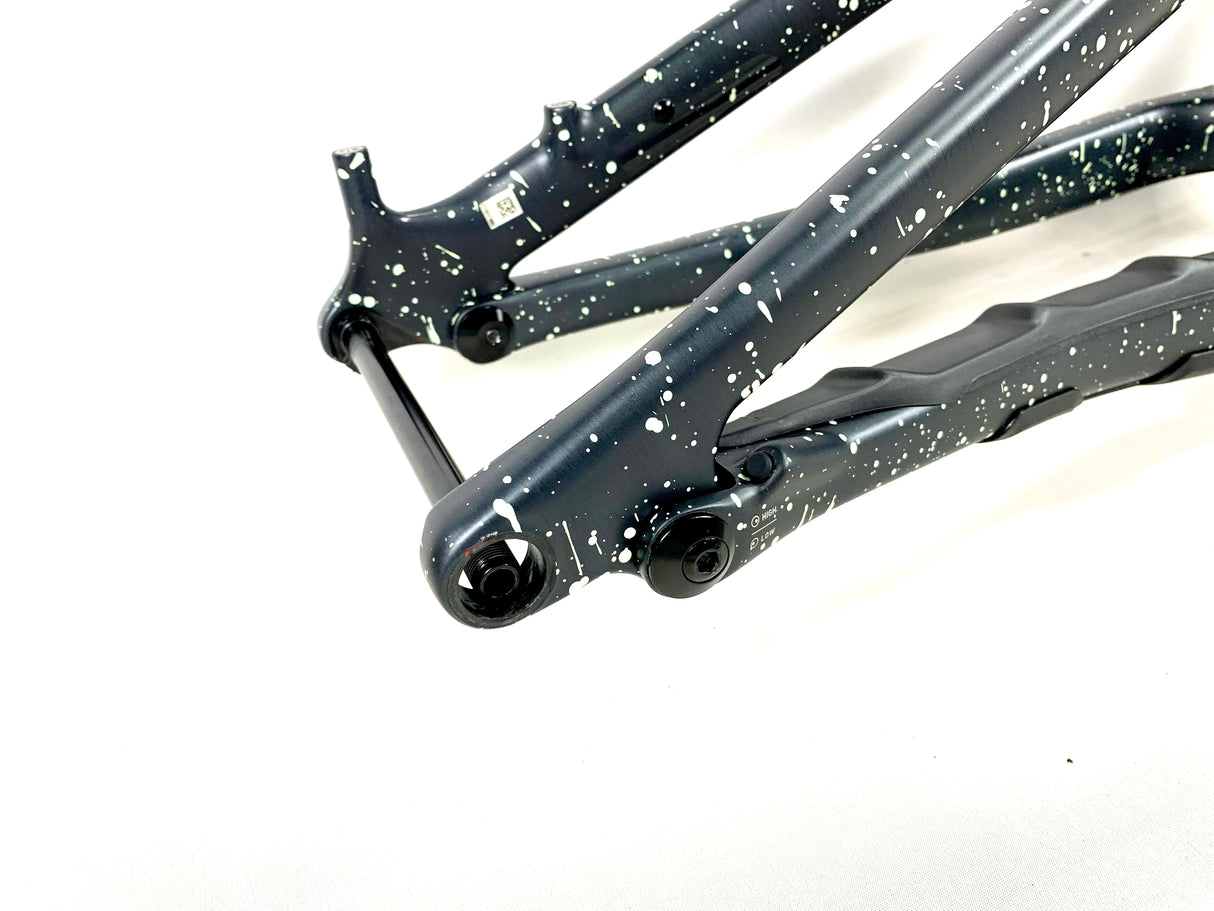2023 Specialized S-Works Stumpjumper Evo Carbon Frame Size: S2 (Small)