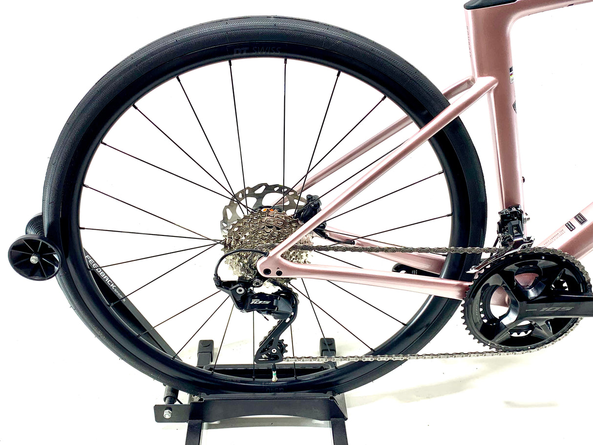 2025 Specialized Roubaix SL8 Sport Shimano 105 12-Speed Size: 54cm (Preowned)