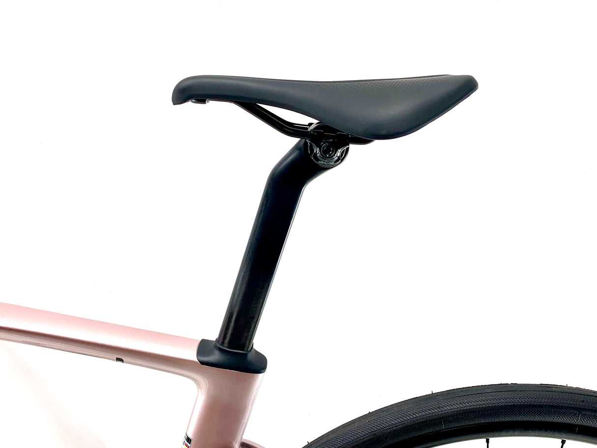 2025 Specialized Roubaix SL8 Sport Shimano 105 12-Speed Size: 54cm (Preowned)