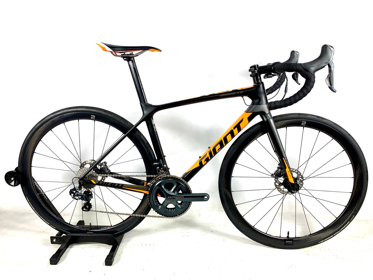 2017 Giant TCR Advanced Pro 1 Carbon Ultegra Di2 Giant Carbon Wheels Size: Small