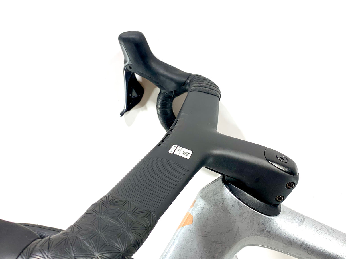 2026 Specialized Tarmac SL8 Pro Ultegra Di2 Size: 56cm (Preowned)