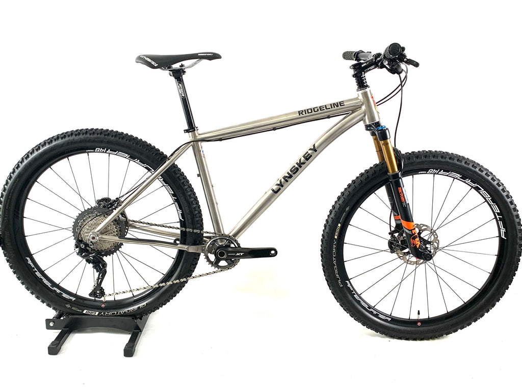 Rijden In de genade van Bediende Lynskey Ridgeline 27.5 Titanium HT Shimano XT 1x11 Speed FSA Wheels Si –  Orange County Cyclery