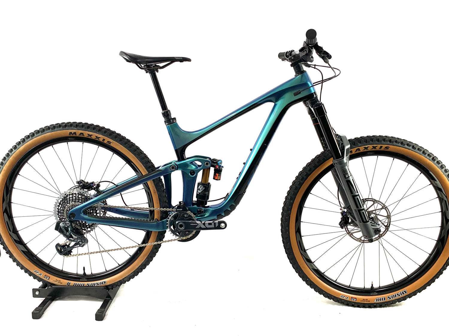 giant bicycle 2021 2021 Giant Reign Advanced Pro 0 SRAM AXS 1X12 Size: M (Preowned)